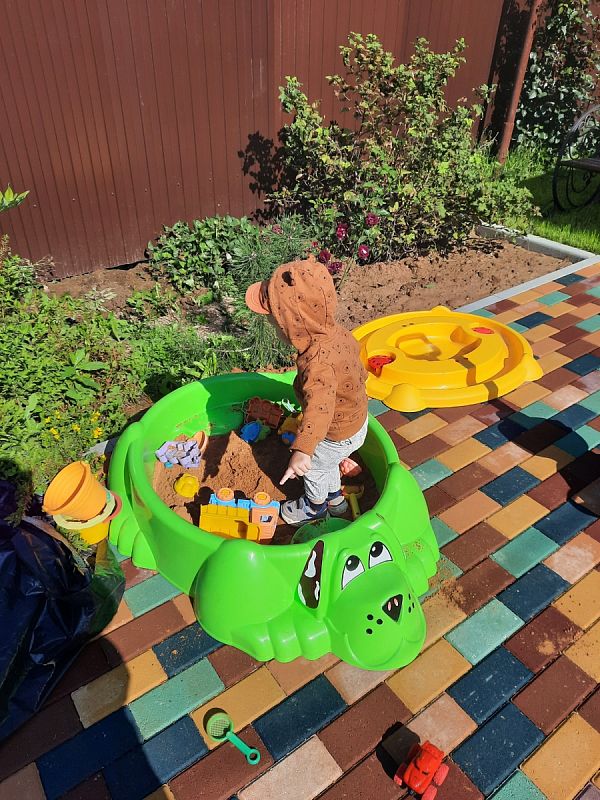Песочница Sheffilton KIDS  Собачка с крышкой 432 зеленый/желтый - дополнительное фото